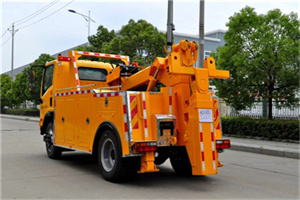 九龙高速路拖车费